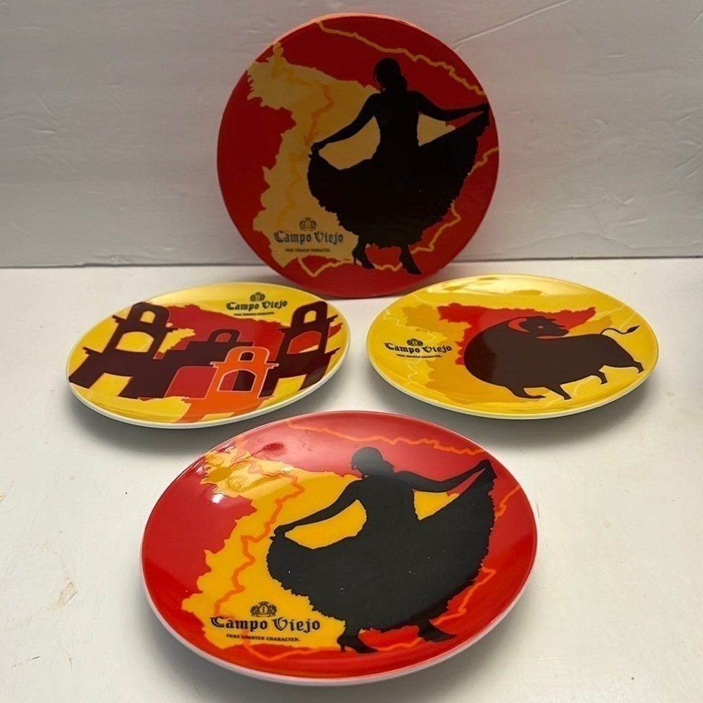 Campo Vieje Pure Spanish Character set of 3 hors d’oeuvre plates in box